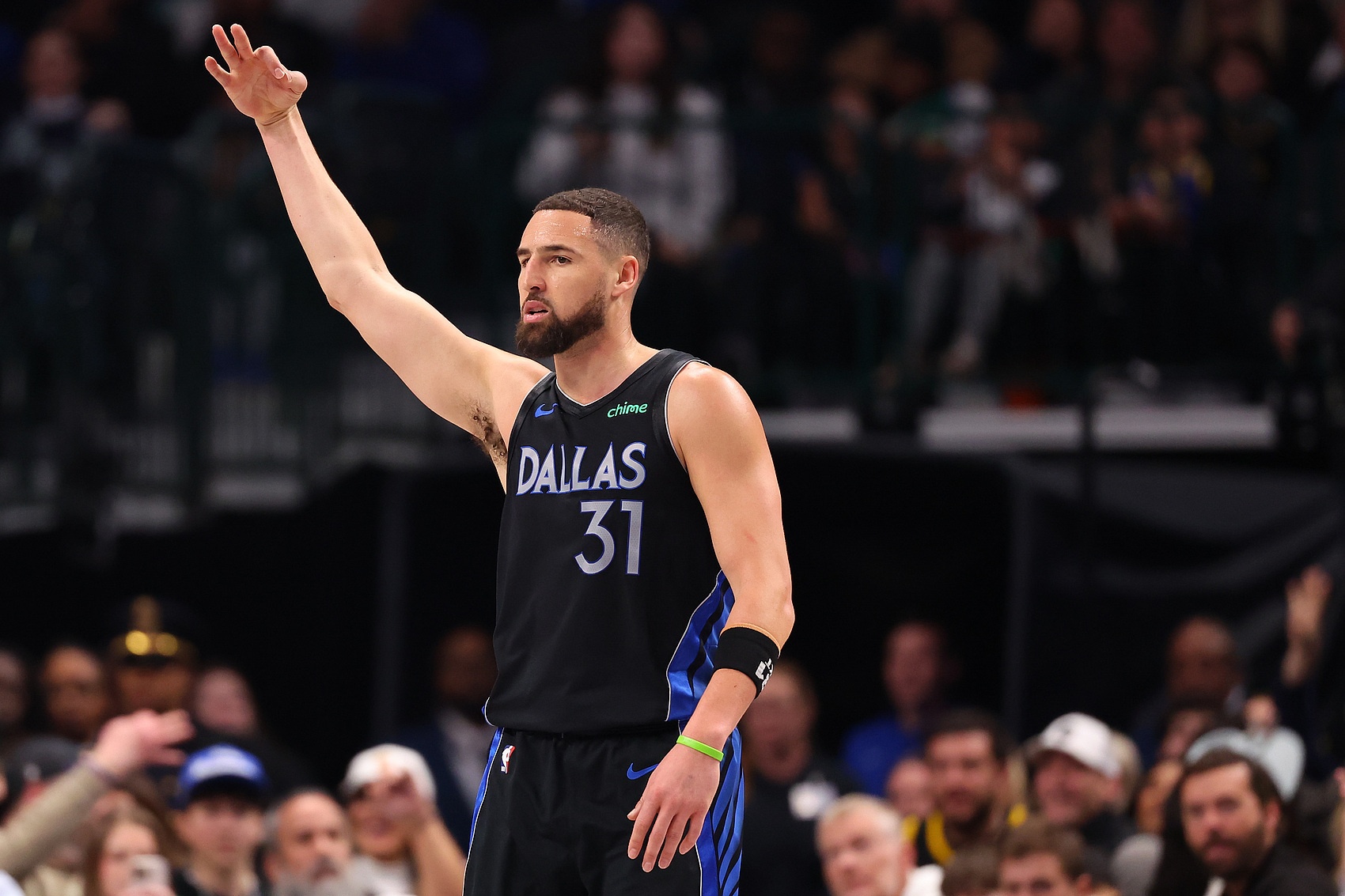 开云登录入口-克莱替补出战16分钟 7中3&amp;三分3中2拿到8分2板2助1帽 正负值-4